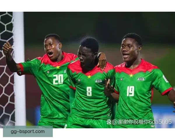 图雷非洲杯准决赛凌空绝杀刚果民主共和国全场沸腾瞬间回顾