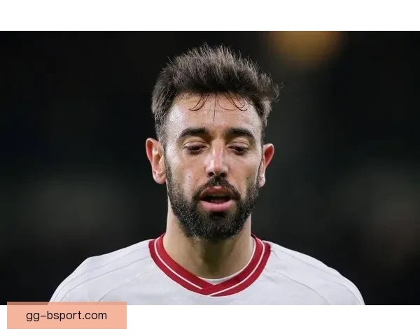 布鲁诺费尔南德斯惊天远射直挂死角点燃全场世界波洞穿波兰球门