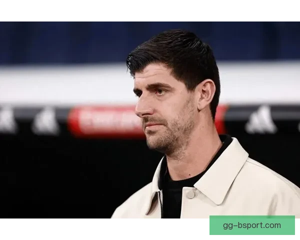 皇马官宣库尔图瓦完全康复 将在决赛中担任首发门将